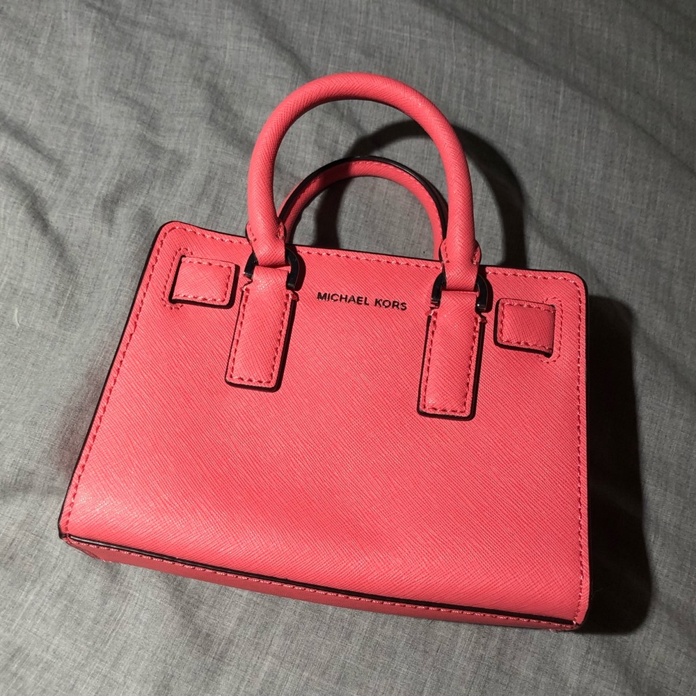 Micheal Kors Dillon XS crossbody bag